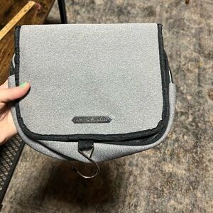 Aimee‎ Kestenberg Gray Makeup Toiletry Hang Up Back